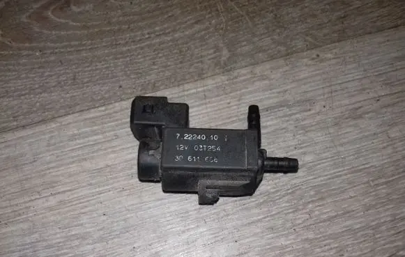 Volvo XC70 Vacuum valve 72224010 30611668