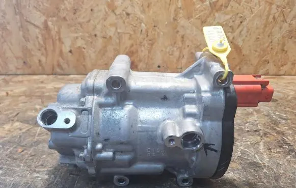 Toyota Yaris XP210 Air conditioning (A/C) compressor (pump) 042400-0741