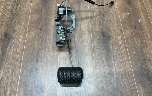 Mercedes-Benz SL R129 Brake pedal A1292900519 1292900285 1232910082