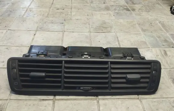 Peugeot 807 Dash center air vent grill 1484107077 1846594 1491965077