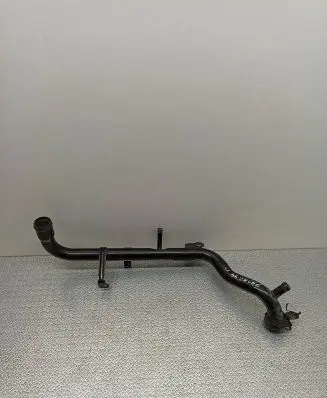 Volkswagen PASSAT B5 Engine coolant pipe/hose 058121071J
