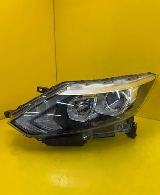 Nissan Qashqai Headlight/headlamp 10018013