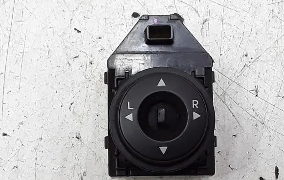 KIA Venga Wing mirror switch 457480