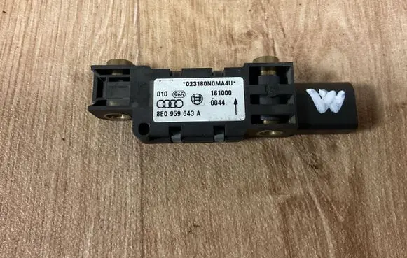 Audi A4 S4 B6 8E 8H Airbag deployment crash/impact sensor 8E0959643A 023180N0MA4U 161000