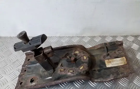 Chrysler Voyager Spare wheel mounting bracket P04860958AB