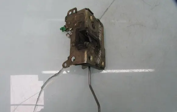 Renault Master II Front door lock