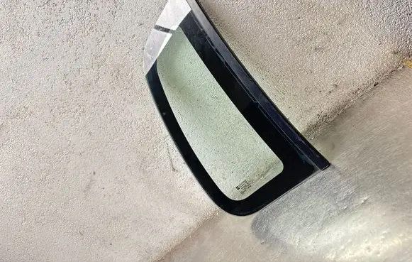 Opel Agila B Rear vent window glass DOT233M31AS2 43R00344