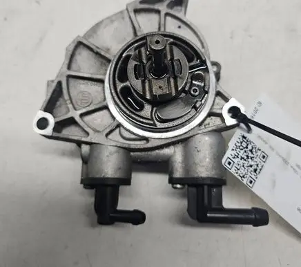 Opel Antara Vacuum pump 9140305704