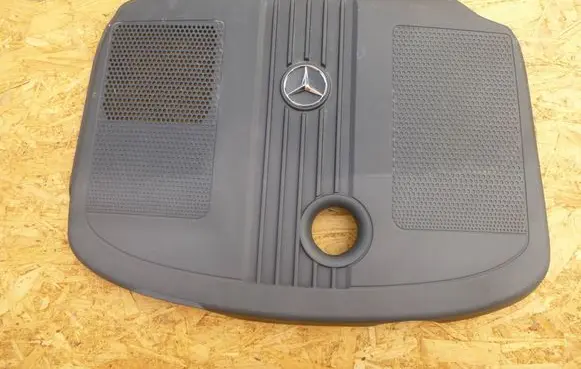 Mercedes-Benz C W204 Engine cover (trim) A6510101567