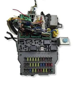 Honda Accord Fuse module A000011 122705 3S0QH00V