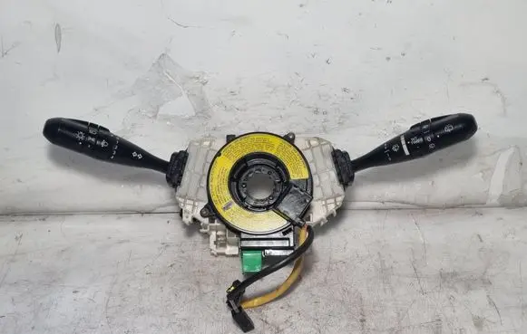 Mitsubishi Colt Wiper turn signal indicator stalk/switch MR986420
