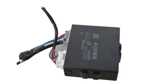 Mazda 6 Rear brake EMF control unit/module 8905078020