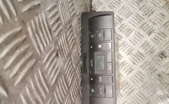 Audi A4 S4 B5 8D Climate control unit 8d0820043q