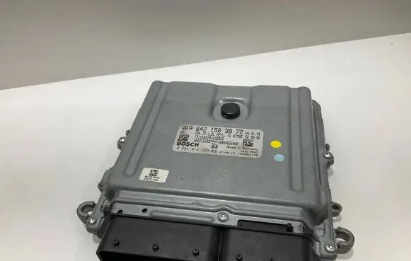 Mercedes-Benz CLS C219 Engine control unit/module A6421503972 1039S21472 0281014323