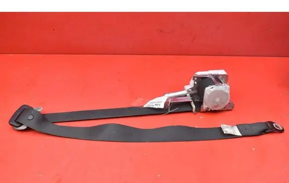 Toyota Auris E180 Front seatbelt 7P2770P