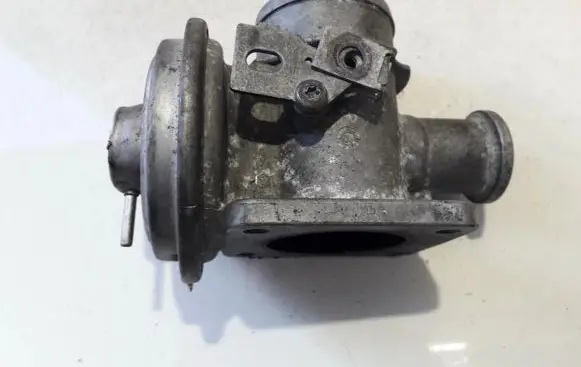 BMW 3 E46 EGR valve 7785789