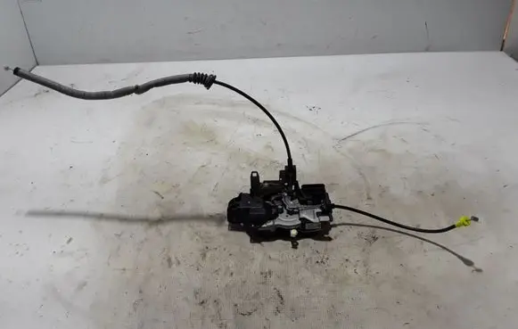 Volvo XC40 Front door lock 31349894