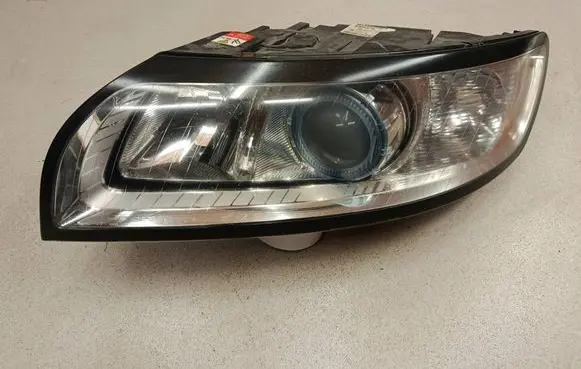 Volvo V50 Headlight/headlamp 31265698 LE06A6152X 0301237271