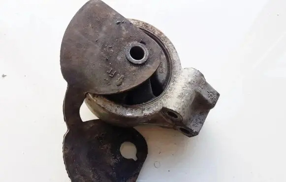 Volvo S40, V40 Engine mount bracket 3318030