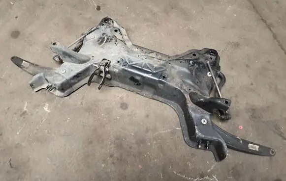 Peugeot 3008 I Front subframe