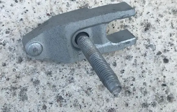 Opel Insignia A Fuel Injector clamp holder 1104956 78284