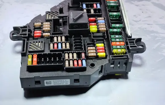 BMW 7 F01 F02 F03 F04 Fuse module 9252812 925281201