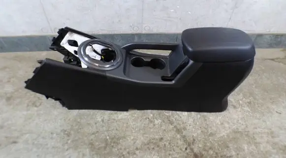 KIA Sportage Center console 846533W040