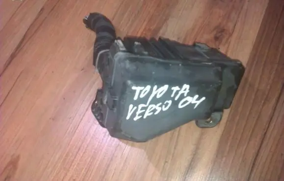 Toyota Avensis Verso Fuse box set 8382p1