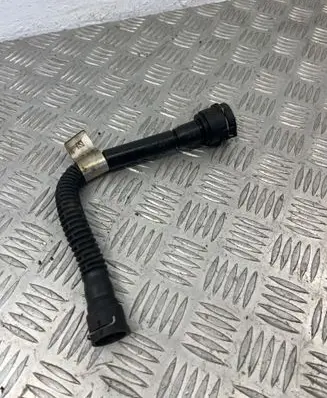 Engine coolant pipe/hose
