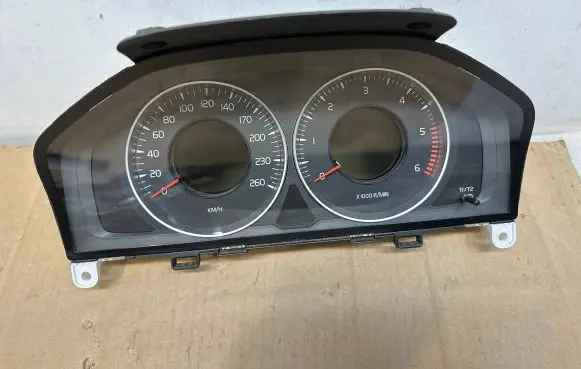 Volvo XC60 Speedometer (instrument cluster) 31343323 36001834 69799560U