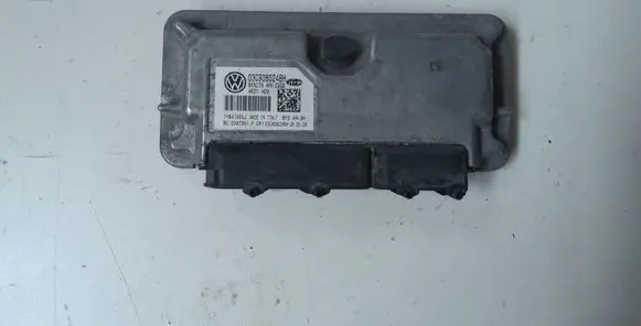 Volkswagen Polo V 6R Engine control unit/module 03C906024BH 4821H09 0097381