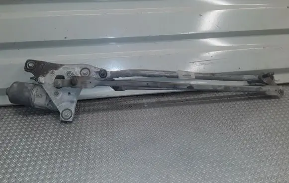 Volvo V50 Front wiper linkage and motor 30699342