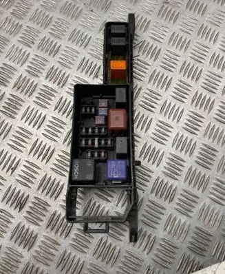 Toyota Avensis T220 Fuse box set