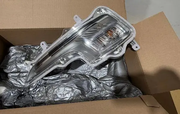 Chevrolet Volt I Front fog light 22810494