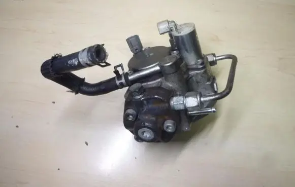 Fuel injection high pressure pump