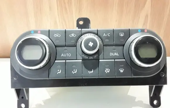Nissan Qashqai Climate control unit 27500JD40C