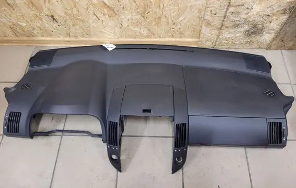 Toyota Corolla Verso AR10 Dashboard 553020F010