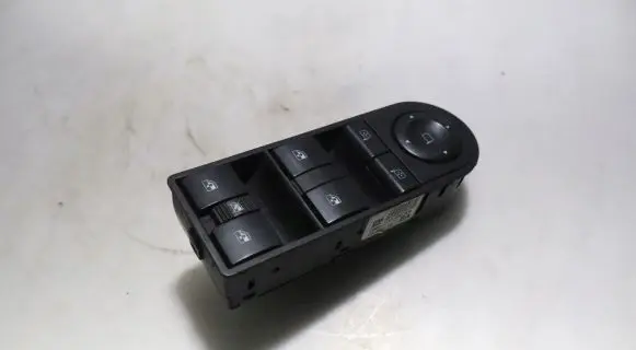 Opel Zafira B Electric window control switch