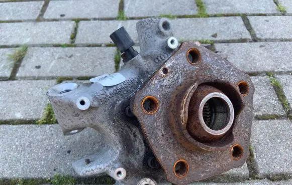 Audi Q5 SQ5 Rear wheel hub 80A505435J 80A505459B 80A407625B