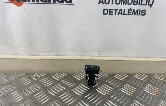 Subaru Forester SG Seat heating switch 5215J