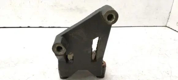 KIA Sportage Engine mounting bracket