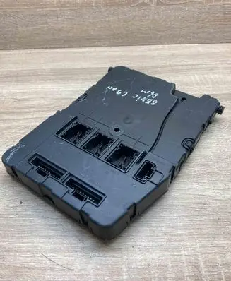 Renault Scenic II - Grand scenic II Fuse module 8200351183 S118400260C