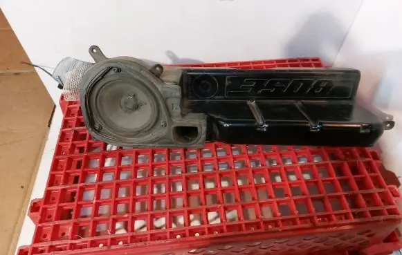 Audi A8 S8 D2 4D Subwoofer speaker 2752555949