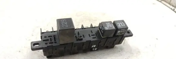 Audi A4 S4 B5 8D Fuse module 4a0941822