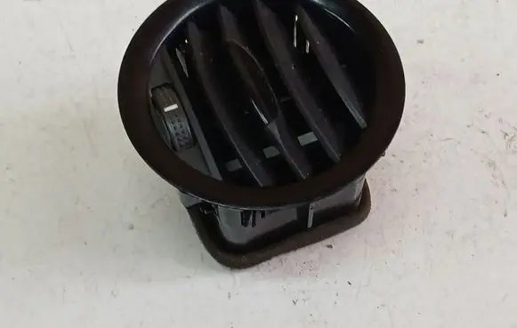 Opel Corsa D Dash center air vent grill 13180