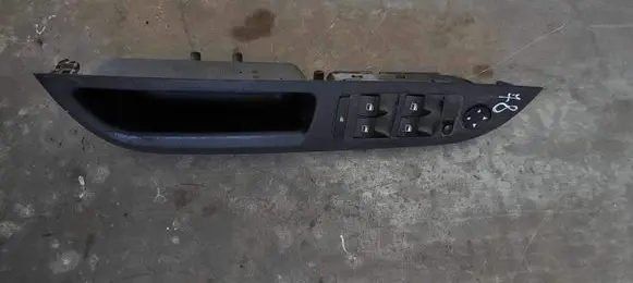 BMW 5 E60 E61 Front door handle cover 9122110 09W43E03 MT432200424