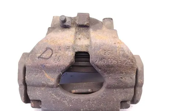 Volkswagen Transporter - Caravelle T5 Front brake caliper 7H0106E