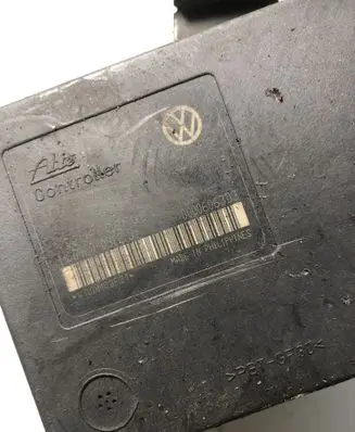 Volkswagen Golf IV ABS Pump 1J0614417C 1C0907379D