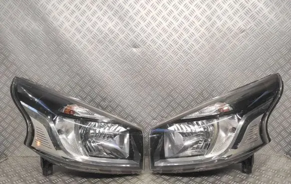 Renault Trafic III (X82) Headlight/headlamp 260107274R