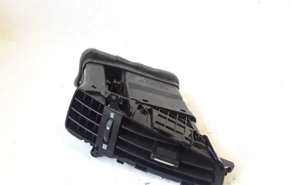 KIA Ceed Dash center air vent grill 808799